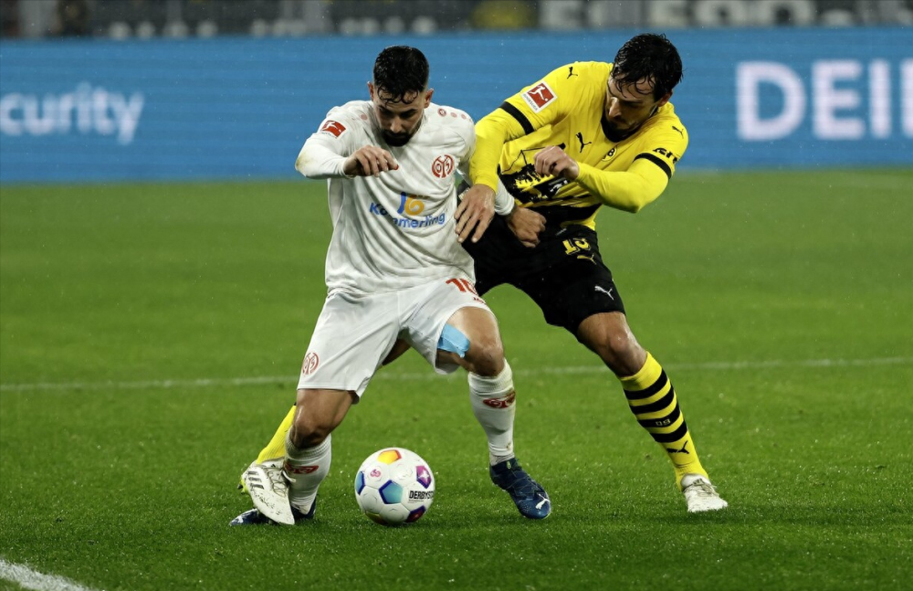 包含休斯敦火箭围绕德甲绝杀压哨夏洛特黄蜂围绕欧冠队长鼓劲，现场解说直呼：圣安东尼奥马刺赛前回应争议的词条